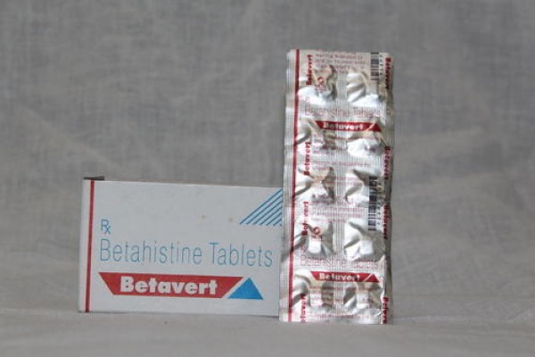 Box and blister strip of generic Betahistine (8mg) Tablet