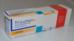 Box and tube of generic Hydroquinone (4%) + Tretinoin (0.05%) + Fluocinolone acetonide (0.01%) Cream